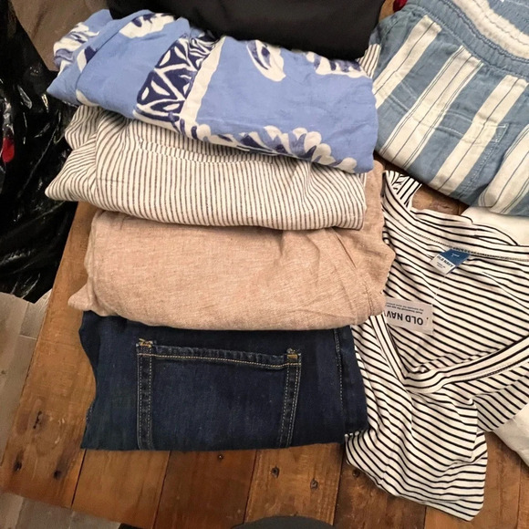 Bundle of Target, H&M, Old Navy, and GapFit Items Bundle (15 Items) - Picture 3 of 14